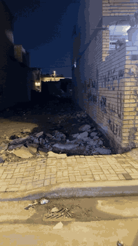 لسلام عليكم قطعه ارض ١٠٠ متر للبيع منطقه علاوي الأسمر مقابيل لبانزين خانه لفرع لعريض خدمات كامله ماء كهرباء مجاري مقرنص استفسار اكثر هاذا رقمي وبي واتساب ***********
