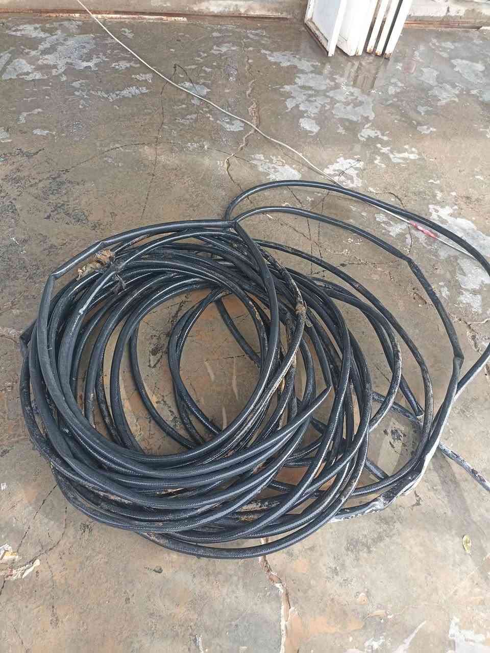 صونده مثل ما موضح  مستخدمه   للبيع


**إذا كنت صاحب هذا الإعلان وتريد حذفه لأي سبب، رجاءا أرسل رسالة إلى الدعم الفني**