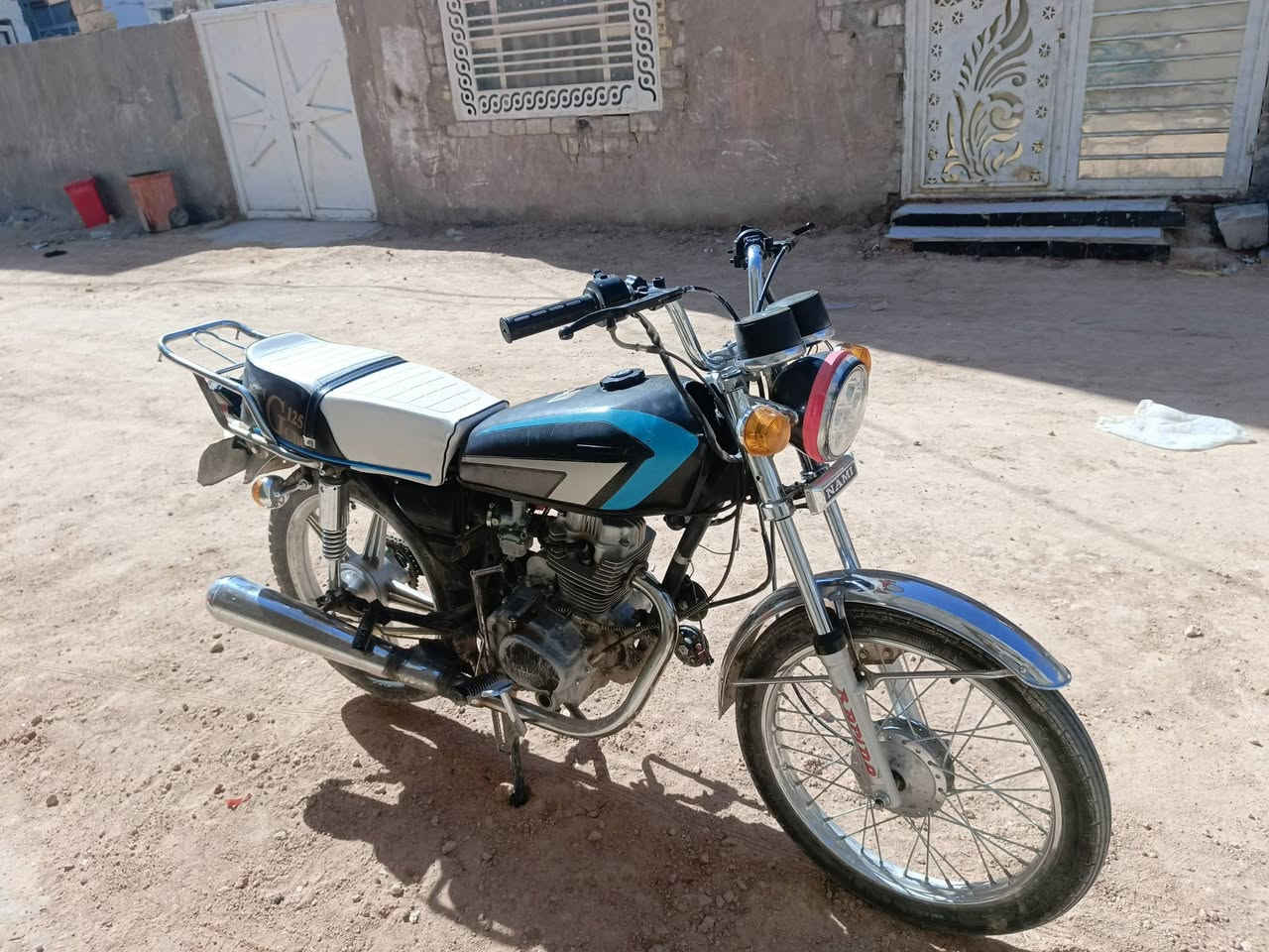 يا الله سلام عليكم شباب دراجه نامه للبيع رقم وسنويه بس رقم اسود منفيس بسعر مناسب بيه مكينه مال جيل القديم الجنايه يعرفوه 650وبيه مجال مكان نجف كوفه ***********
