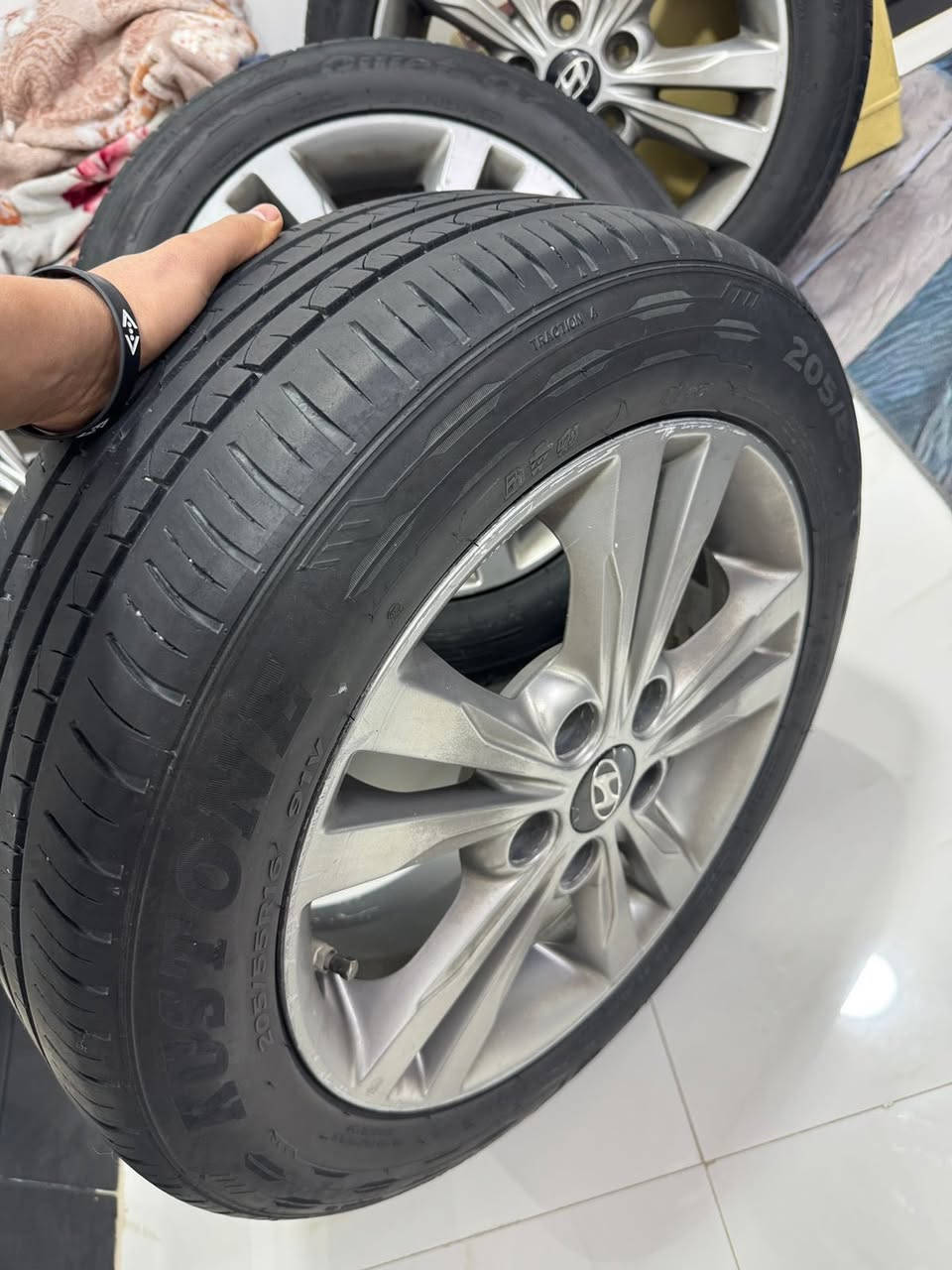 للبيع حجم 16 تخم تاير جديد  المكان نجف  ***********
