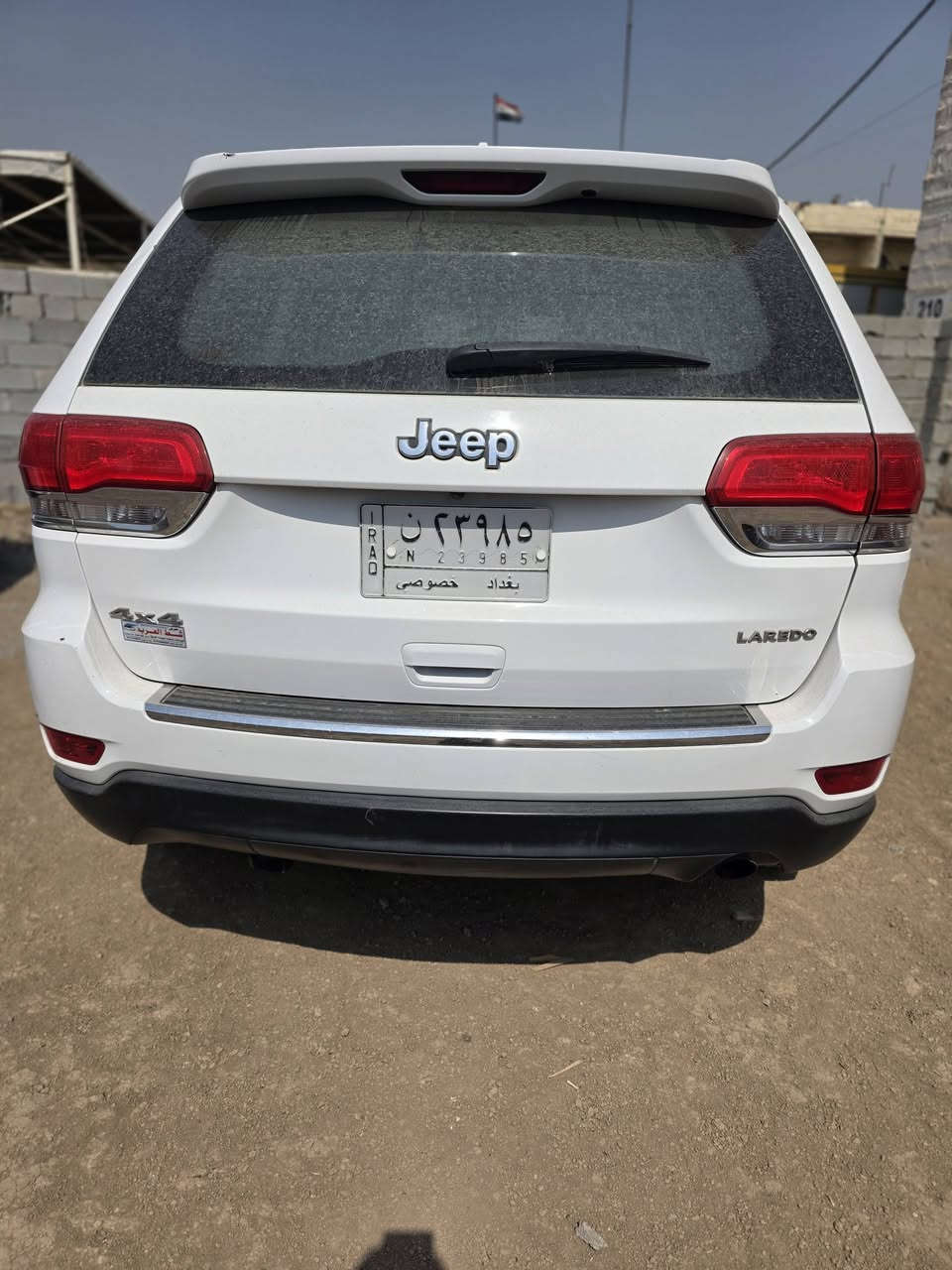 السلام عليكم من رخصت الادمن 
جيب لاريدو خليجي ١٤ رقم بغداد فقط بارد بيها مكانات بسيطه كلش السعر ٢٢٠ وبيها مجال الاتصال ***********/***********
