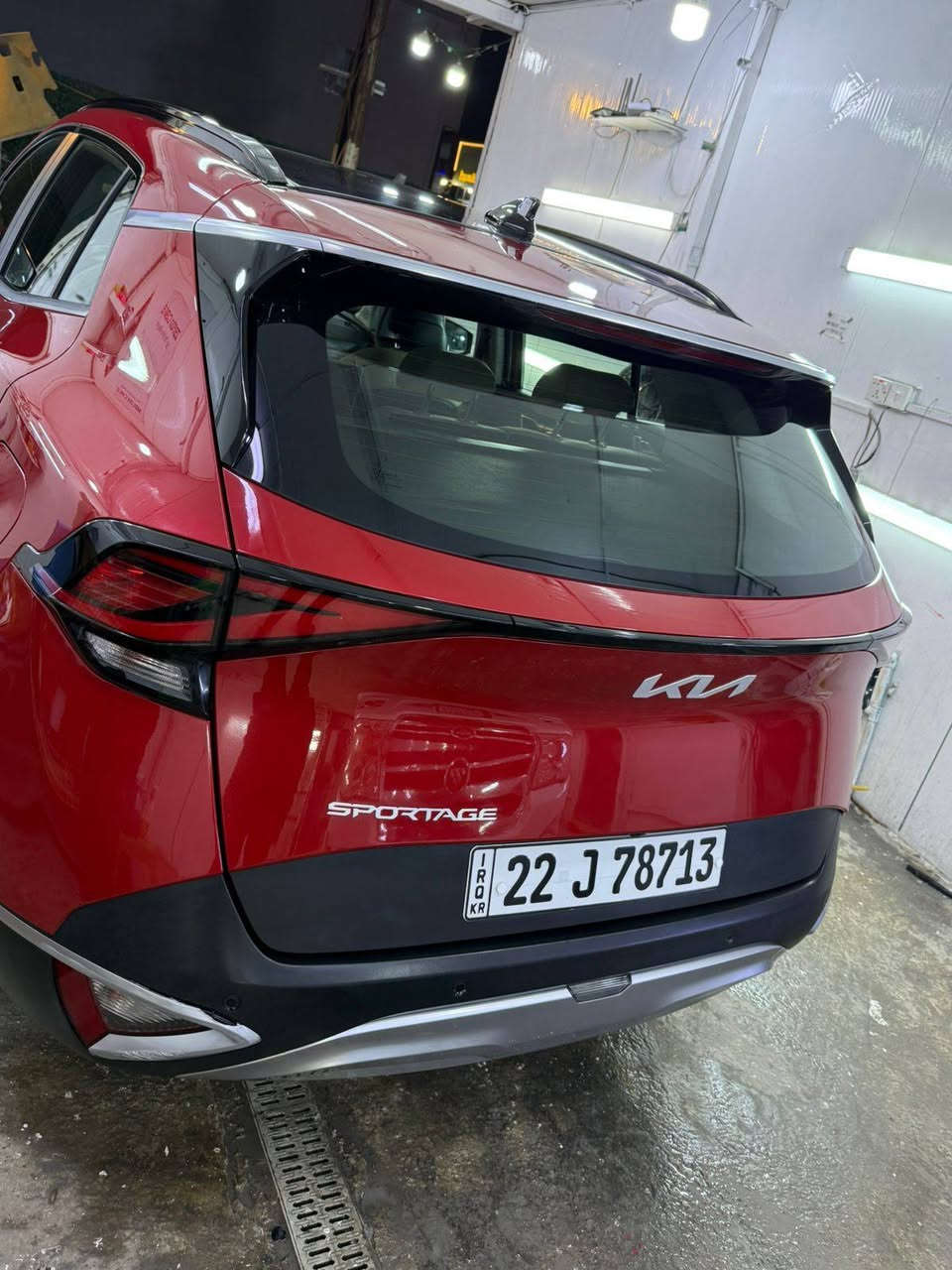 كيا سبورتج 2023 كامل مواصفات
• فول مواصفات 
❗️محرك 2.0
❗️بانوراما
❗️بصمة تشغيل
❗️مقاعد جلد   لون بيجي
❗️مقاعد كهرباء
❗️مقاعد تدفئة 
❗️صندوق كهرباء
❗️ تبريد قطعتين
❗️ تشغيل عن بُعد
❗️ مانع انزلاق
‏❗️ Auto Hold
❗️ زر للتحكم بالحساسات
❗️ تحكم بالإضاءة
❗️ مري شفط مع نظام ترحيب
❗️حساسات عدد8
❗️سايد بريك بصمة اوتوهولد
❗️شحن وايرلس
❗️ويل حجم 19
❗️رادار جانبي ( نقطة عمياء) 
❗️شاشة اصلية ابل كاربلي
❗️6 ايرباك وبعد بيها هواية مواصفات
ماشيه 40 الف 
مكفوله من كلشي 
رقم اربيل شرط تحويل مباشرة سنويه هزه جديد 
السعر 225 ورقه وبيها مجال 
أي استفسار 
*********** 
مكان بغداد البياع معرض المنار الحديث شارع 2
