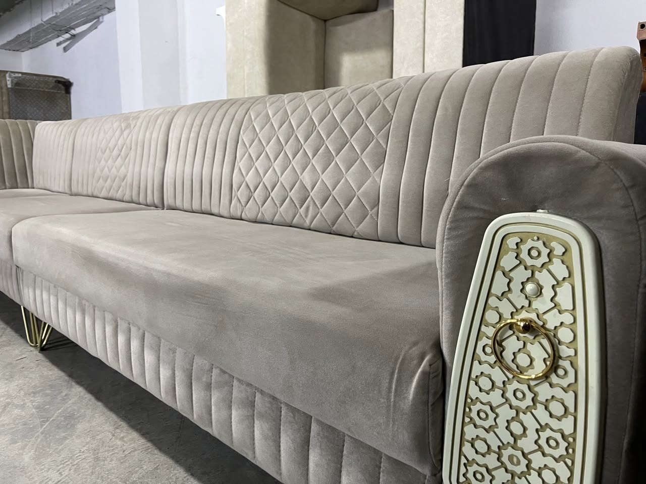 ئەم قەنەفە Lبۆفرۆشتن 
دەسکردە بێعەیبە 
دیزاینی کۆمپیوتەرییە
10نەفەرە 
ژ.م***********
