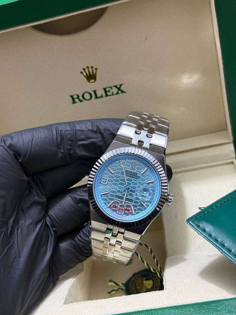 ساعة رولكس ماركه عالميه Rolex Land-Dweller
المواصفات
زجاج زفير مقاوم للخدوش
تاريخ الشهر
مقاومه لرذاذ الماء
مصنوعه من ستانلس ستيل مقاوم للصدء مع العلبه وكارتات الضمان والكتيبات والكيس مالتها (بكج ملكي)
جان سعرها ٣٣ حاليا فقط ٢٤ الف
شرط الفحص امام المندوب


**إذا كنت صاحب هذا الإعلان وتريد حذفه لأي سبب، رجاءا أرسل رسالة إلى الدعم الفني**