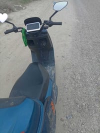 نظيفة • شغالة • ٤ بطاريات