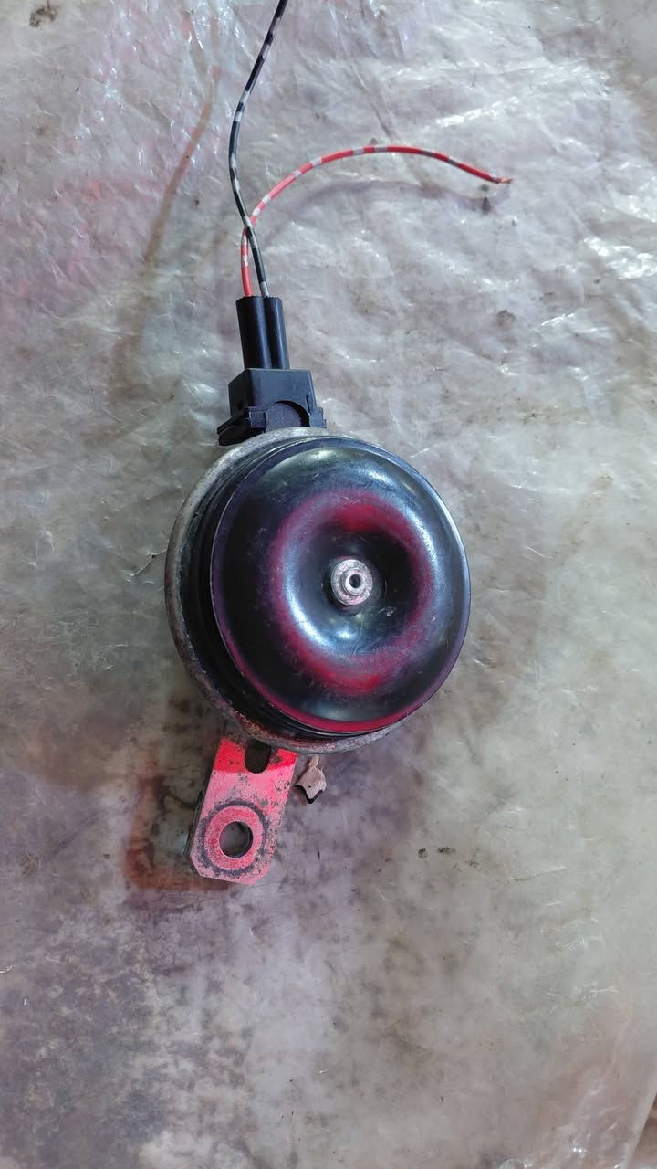 هورن لاندكروز تك فحل اصلي تفصيخ دكه تخبل 35 مع توصيل واتساب ***********
