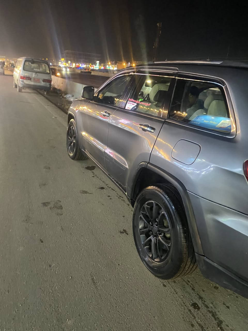 سلام عليكم جيب مديل 2012بيع مروس حسب لقناعه سياره بسمي ساره خير من الله تدفه تبريد صدر تخم تاير جديد مكينه كير بيه  خير من الله هاذه لباب موضح بل تصوير ول جملق تصل *********** بل خدمه
