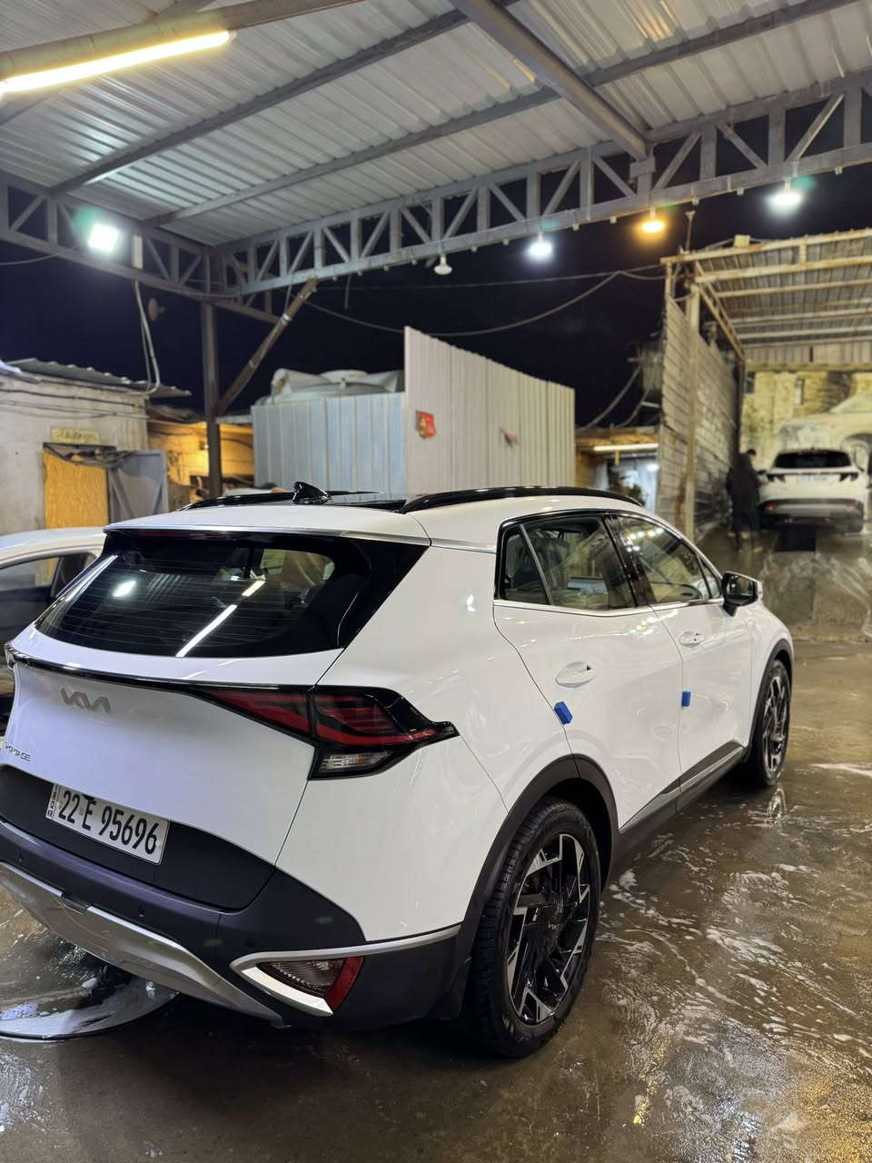 سلام عليكم سبورتج للبيع مديل 2024 فول فول موصفات للخير السياره كفاله عام عده تكيل كارت مكانين فقط باقي السياره كلهه كفاله رقم أربيل تحويل بشرط مكينه وكير كفاله السياره ما بيهه أين نقص على وضع الشركه 
موصفات السيار /
. فتحه سقف بنرامه 
. دخول ذكي 
. تشغيل عن بعد 
.مانع انزلاق
. تدفه بلكشنات 
. تدفه ستيرن 
. حساسات امامي
.حساسات خلفي 
.رادار جانبي 
. ليت امام إيل ايد دي
. كشنات جلد
. تحكم كشن كهربائي 
. صندوق كهربائي
وبعد بيهه هواي مواصفات  السياره ماشيه 37km سعر السياره 235 وبيه مجال بسيط مكاني بصره الحكيميه رقم الهاتف *********** 📞
