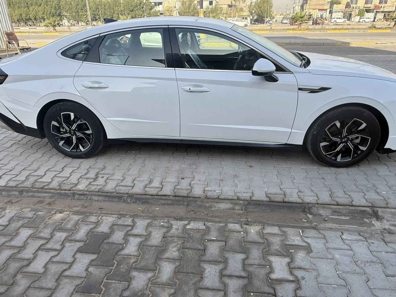 سلام عليكم سوناته  وارد مريكي مديل 25 ماشيه23 الف رقم شهدا بصرة دخول جديد سيارة كما موضح بل صورة الحادث  فقط شغل كله درجه وله سيارة مناقصه شي *********** سعر ١٩٠
