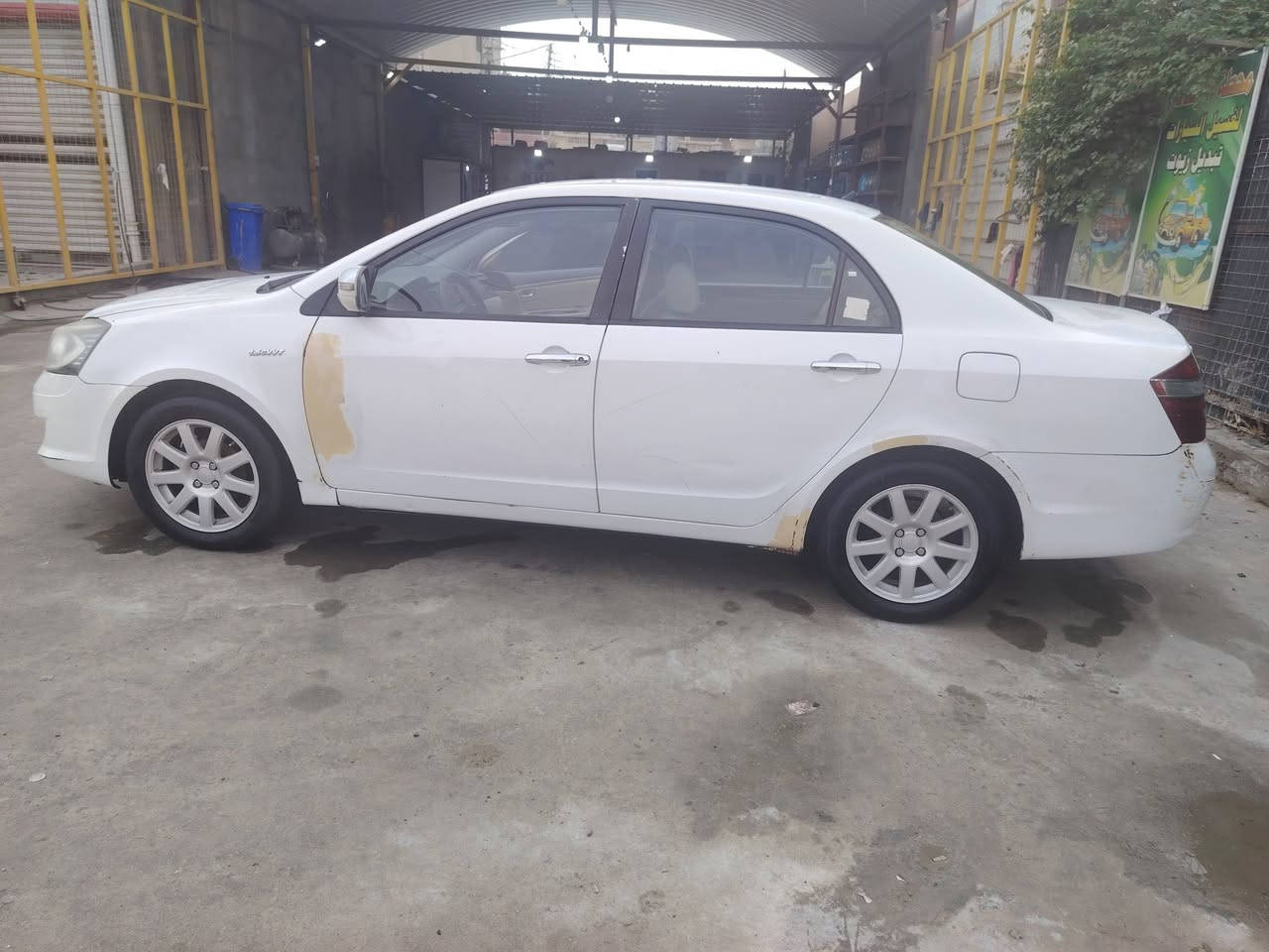 السلام عليكم جيلي موبل للبيع موديل 2013 رقم بغداد ألماني بأسمي تحويل مباشر سيارة جاهزة محرك لا تنقيص و لا تبخير گير جديد قبل شهر بدلته تبريد شغال السيارة بيها ملاحظات بالگشر مثل ما موضح بالصور معجون بعده ما مصبوغ دواخل نظيفه سونار موجود المكان بغداد السعر ٤٧ و بيها مجال شي قليل المكان
***********
