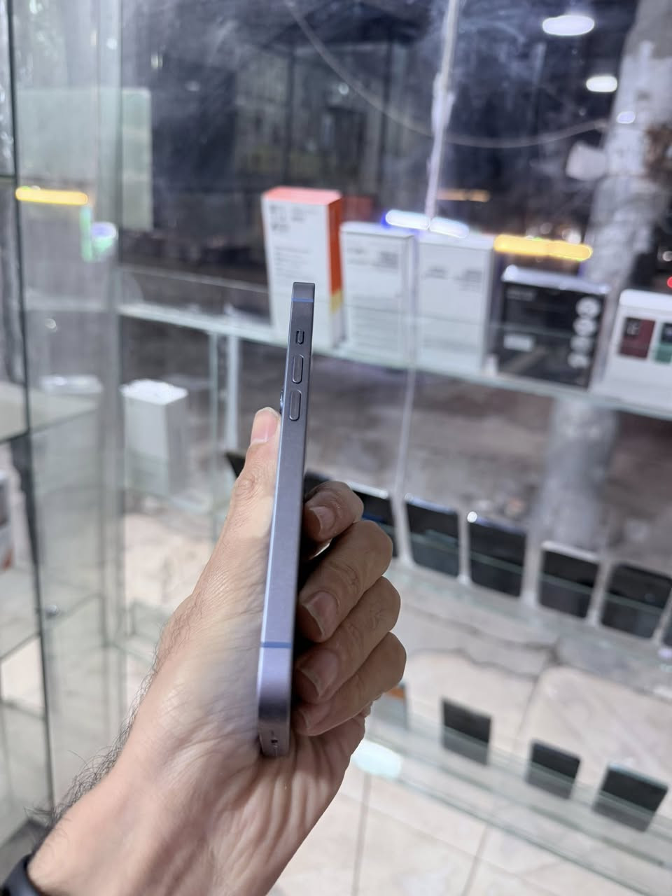 ئایفۆن ١٤ ڕەگی شین زاکیرەی ١٢٨ گێگا
مۆبایلەکە ئی سیمە هەتا بڵێی جوان و خاوێنە
کەپسە و زەمانی کۆمپیتەر و هەوا پاتری ٨٤ رە
نرخی ٣٢٠ دۆلارە ناونیشان هەولێر ، قەڵاتی نوێ
مۆبایلی هاوکار ژمارە مۆبایل ***********📲
