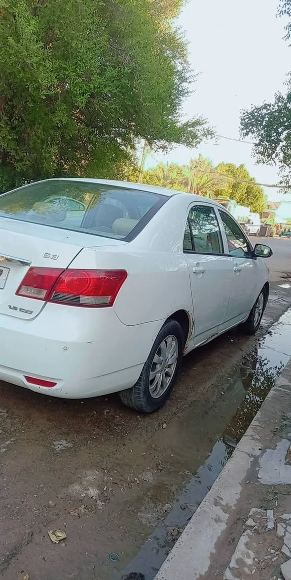 السلام عليكم BYD 2013 السيارة مكفولة من كير ومحرك بلادي رقم بغداد انكليزي السعر 50$ وبيهه مجال الرقم *********** بي واتساب ملاحظة: بيهه صبغ بل تكمة واكو خياس بل هلال مكاني بغداد الشعلة.
