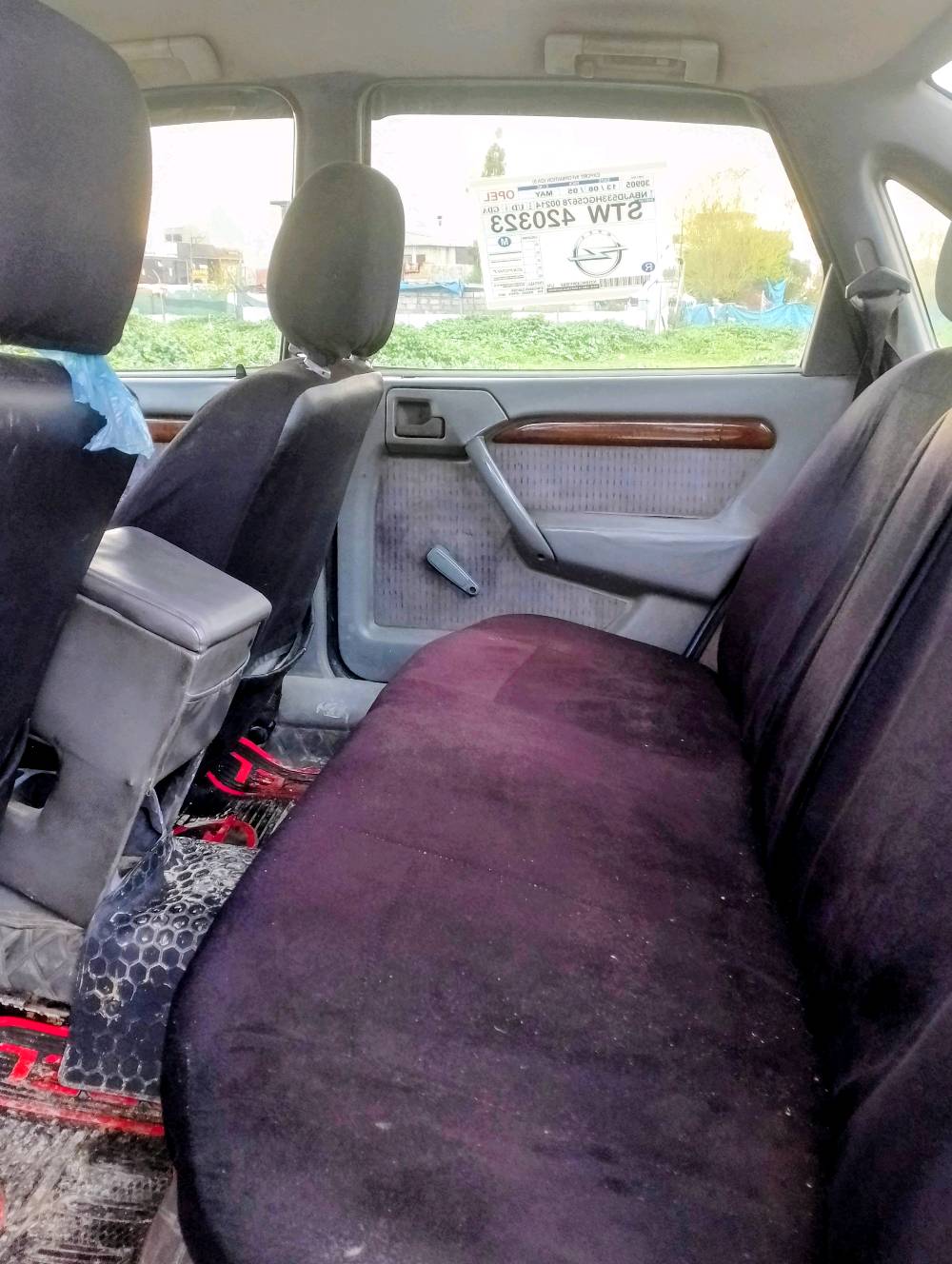 اوبل فكترا حجم 20..موديل 93..السياره بشرط..بوضعيه الشركه..ترايك للبصره. كلشي شغال تدفئه والكربائيات كلها بشرط وشغال .بشرط تحويل ..مكاني الشراي يتصل وبس مجال بسيط...الموصل جانب الايسر..