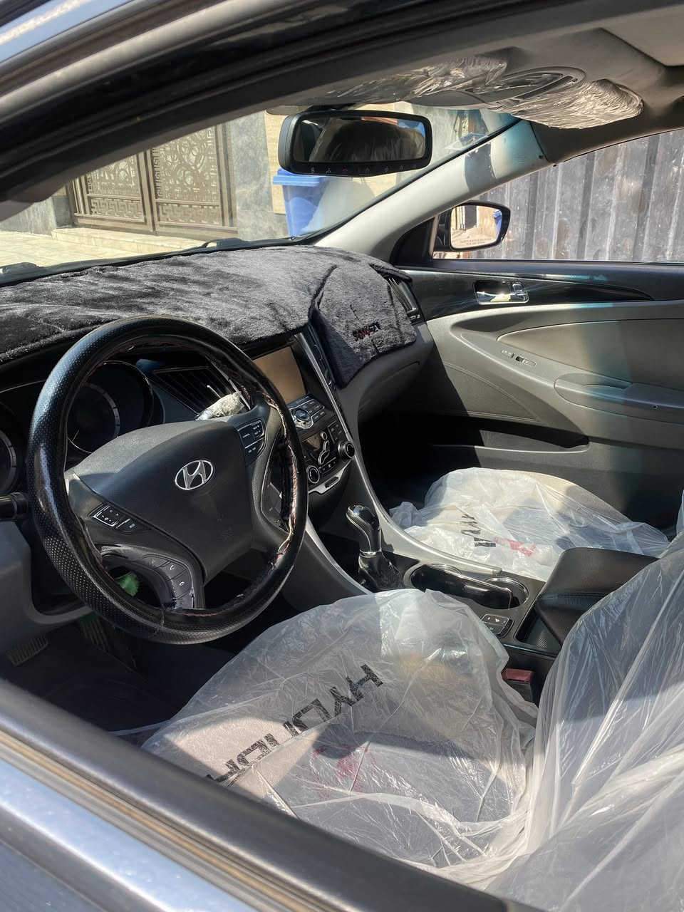 سوناتا 2013 اسود  السعر 100 ورقه مع المجال المكان بغداد جانب الكرخ
مواصفات 

محرك مكفول 2400 gdi المرغوب

كير مكفول 

صدر مكفول 

كهربائيات كلها شغاله جديده

تبريد شغال بارد

سياره فول مواصفات  بصمه و كشنات كهربائي و  تنته 

الكشر بيها جاملغ ايسر ويمنه صبغ وبارد وباقي سياره بيها رصعات قليله وشخوط ب بوب 

سياره سنه صارلها يمي ما يمي عطلت 

للاستفسار الاتصال على ***********
