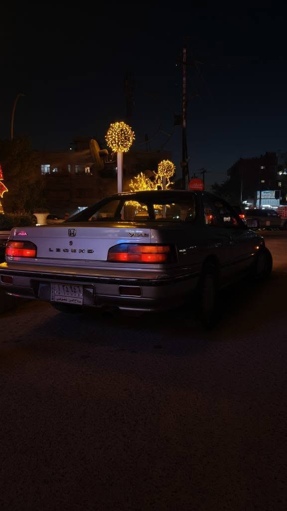 السلام عليكم
هوندا ليجند KA3 كوبيه موديل 1990 للبيع

سيارة نادرة ومميزة، بابين (كوبيه)، كير عادي. السيارة تمشي وتحتاج دوشمة  وبعض أعمال الصيانة البسيطة حسب رغبة المشتري. مناسبة لهواة سيارات هوندا أو مشروع ترميم.

- هوندا ليجند KA3 كوبيه
- موديل 1990
- كير عادي
- السيارة شغالة وتمشي
- تحتاج دوشمة 
- أوراق كاملة وباسمي
-مكاني بغداد
السعر: (40ورقة) قابل للتفاوض

للاستفسار التواصل خاص او على رقم *********** بغداد, العراق

