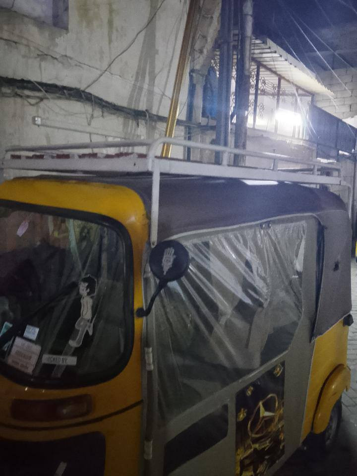 سلام عليكم عندي سيباية للبيع المكان بغداد مدينة الصدر السعر 100 وبيها مجال 
***********
