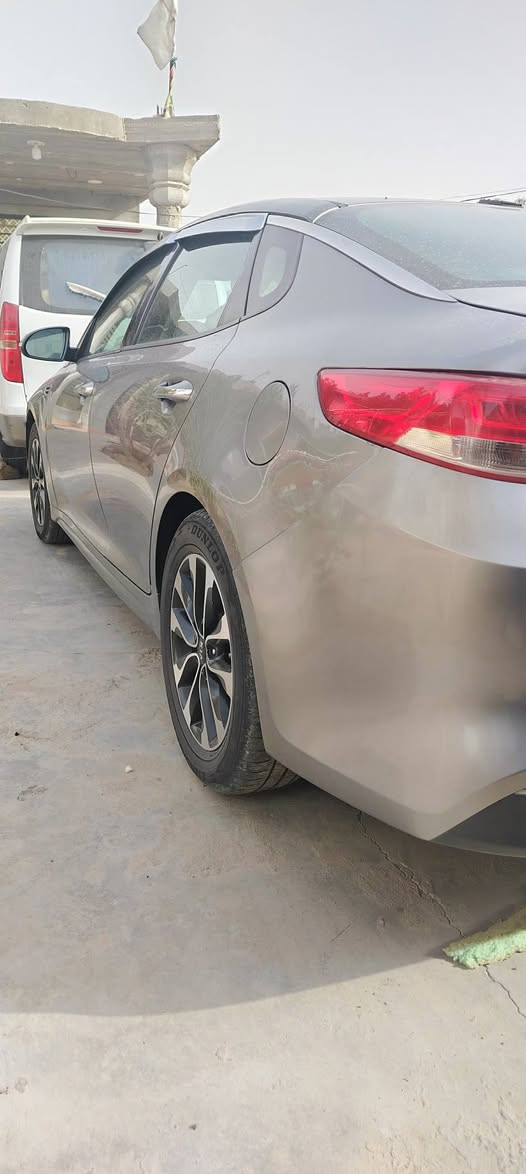 السلام عليكم اوبتما 2016 أمريكي فول مواصفات سياره جاهزه ضررها بنيد وقبق جنطه بدون دواخل السياره ماشيه 150الف حقيقي السعر 125 وبيها مجال قليل مكان السياره واسط ناحيه الدبوني للاستفسار ***********
