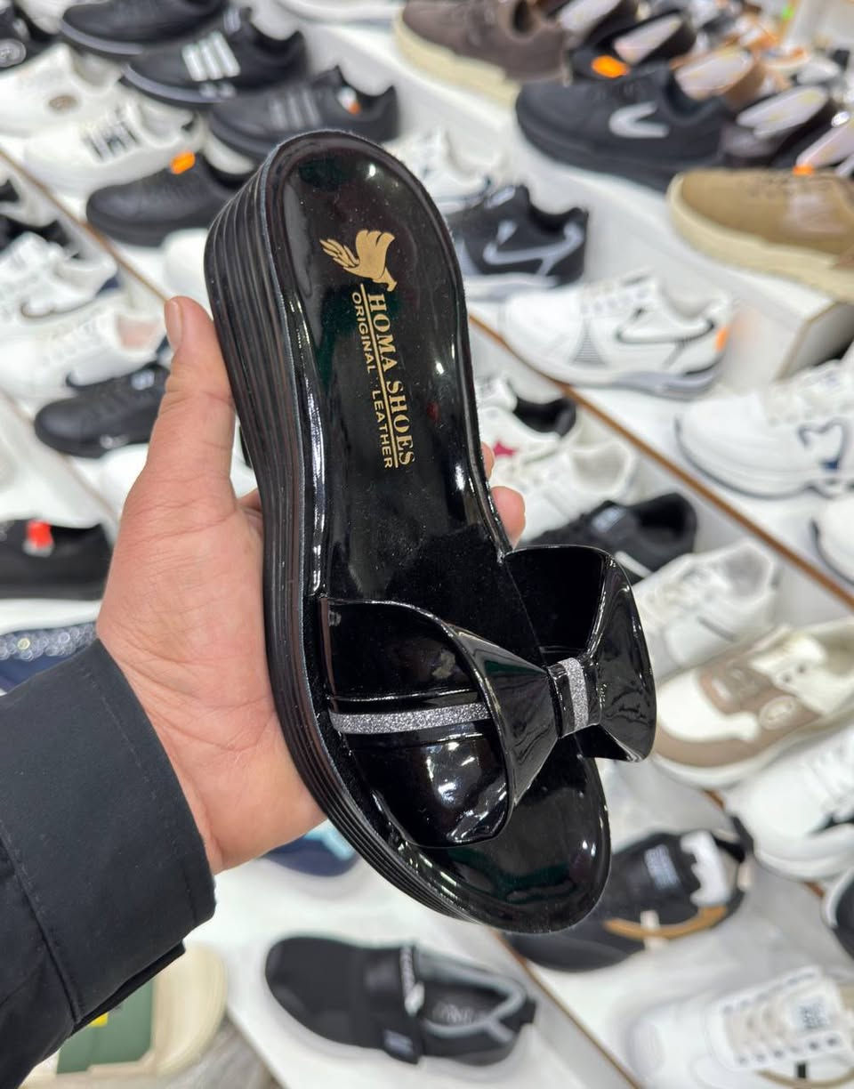 شحاطة نسائي همسه ايراني درجة اولى. 
سعر الدرزن العالي 42 الف. 
سعر الدرزن الناصي 38 الف. 
🚛يوجد توصيل لجميع المحافظات. 
يمكنك الاختيار من قناتنا على التليكرام 
https://t.me/thayi99R


**إذا كنت صاحب هذا الإعلان وتريد حذفه لأي سبب، رجاءا أرسل رسالة إلى الدعم الفني**