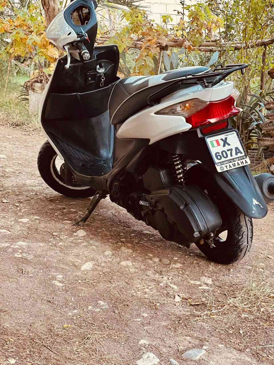 السلام عليكم ورحمه الله
اخوان ادرس ياباني حديث دراجة لمتد بس حساس مكسور 
عوزها بس دشبول دراجة اول فتحتها مكينة ناعمة لا نضوح ولا تبخير دراجة نوزل 
دراجة نفس الصورة واحلا بعد عارضها للبيع ب 450 وبيها مجال بسيط كلش 
عنواني كوت البيضاء 
***********
