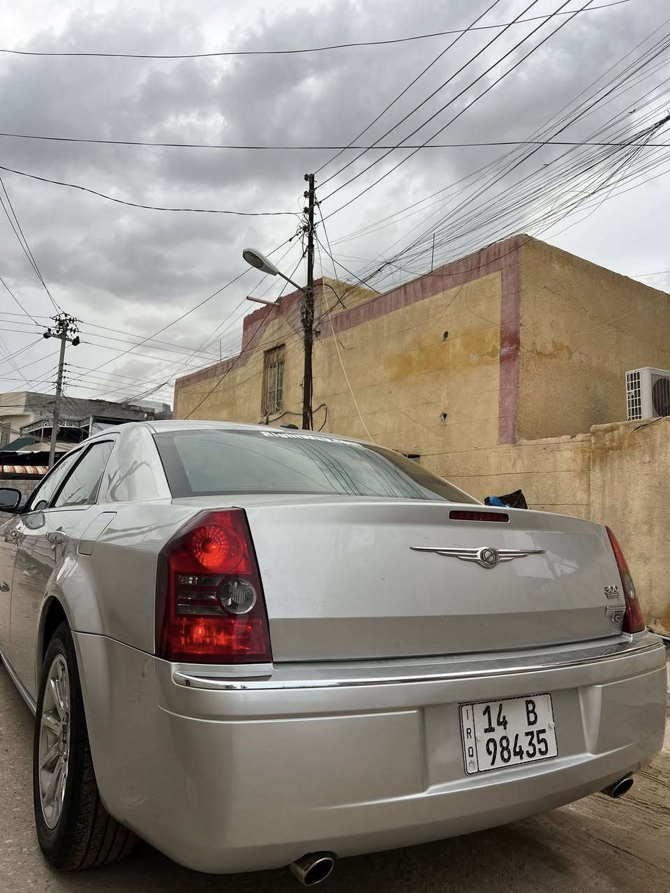 اوباما دخول جديد مزاد لبيع
سلام عليكم 
اوباما مزاد كمركي دخول جديد للبيع 
مديل 2009 اصل 
رقم بصرة دولي تسجيل جديد بسمي تحويل ثاني يوم 
سياره فول مواصفات هيمي فتحه سقف كشنات جلد كهرباء تحكم دواسات شاشه امرايات كهرباء 
سياره جديده كلش وجاهزه من كلشي حدادة تخم تاير مكينه كير 5700 بلكارتون تبريد ثلج 
سياره كفاله من ظربه وكص ونقل جثه والأصوليات ولضباره 
المكان البصرة ابو الخصيب السعر 135 وبيه مجال 
لاستفسار ***********
