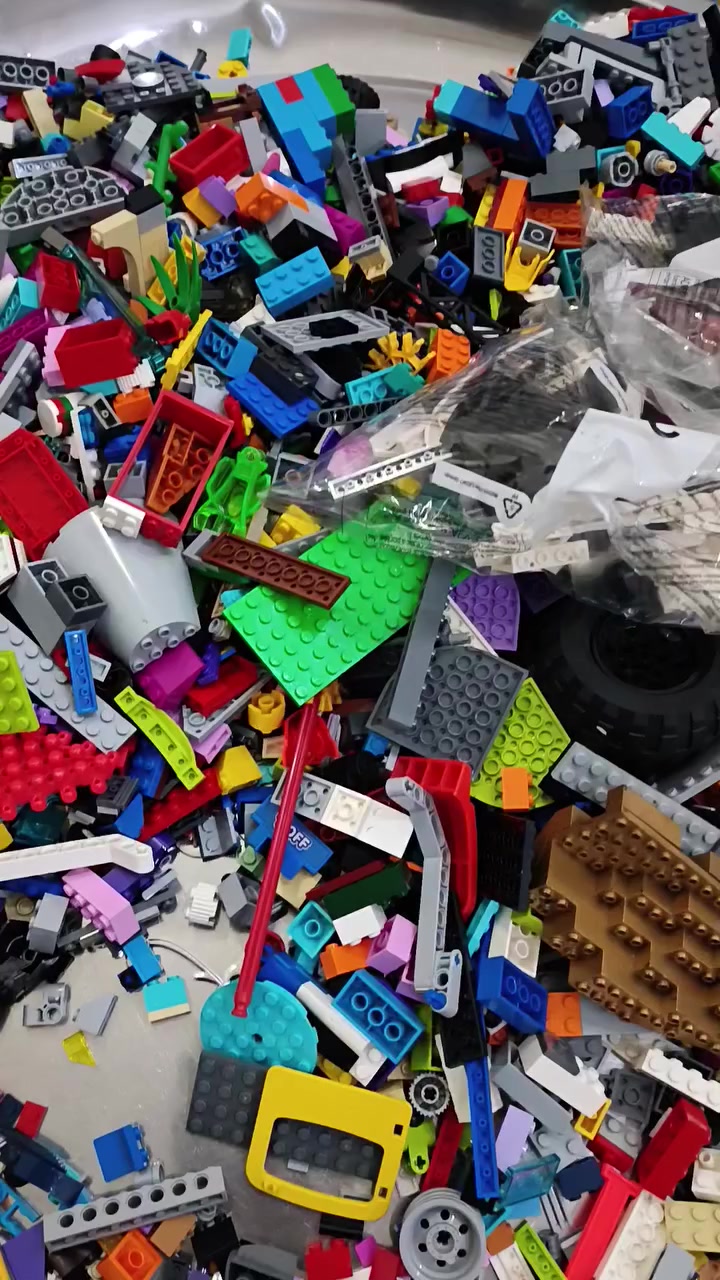 السلام عليكم 🤚
المتابعين الأعزاء🙂🙂 صحفة ليكو دوبلو بعد رخصت الإدمان🗣️
طائرتين 🛩🛩مختومة تم التعديل 🛠والإضافة عليهم 
 صندوق 🧰 حفظ الليكو  { ارتفاع ١٥ وعرض ٣٥ }
+ ليكو فرط تفاصلية قوية 💪 مختوم أيضاً موضح بالشرح
صندوق🧰 اكرلك{٢} موضح بالشرح {ارتفاع ٦٠ وعرض ٣٥}امزون
قطار🚂 مختوم ينباع على الموجود موضح بالفديو
نشرات ضوئية🎹🚨 عدد {٤} تعمل بنظام باتريي 🪫وشاحنة إبرة


**إذا كنت صاحب هذا الإعلان وتريد حذفه لأي سبب، رجاءا أرسل رسالة إلى الدعم الفني**