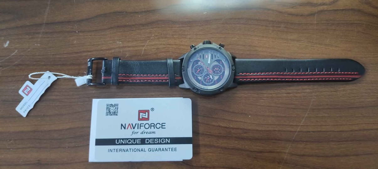 الماركة: NAVIFORCE الأصلية (مع كرت الضمان الدولي المميز).
​التصميم: تصميم رياضي/عسكري عصري (Unique Design).
​الحزام: جلد طبيعي فاخر باللون الأسود مع تطريز وخط رياضي باللون الأحمر لمظهر ديناميكي مريح على اليد.
​المينا: مينا رمادي داكن بتفاصيل حمراء جذابة مع مؤشرات واضحة وعقارب رياضية.
​الحركة: كوارتز ياباني دقيق وعالي الاعتمادية لضبط الوقت.
​مقاومة الماء: مقاومة للماء لحد 30 متر
​الملحقات: كرت الضمان الدولي الأصلي + تاغ الساعة.
السعر : 90الف
للتواصل:*********** بغداد, العراق
