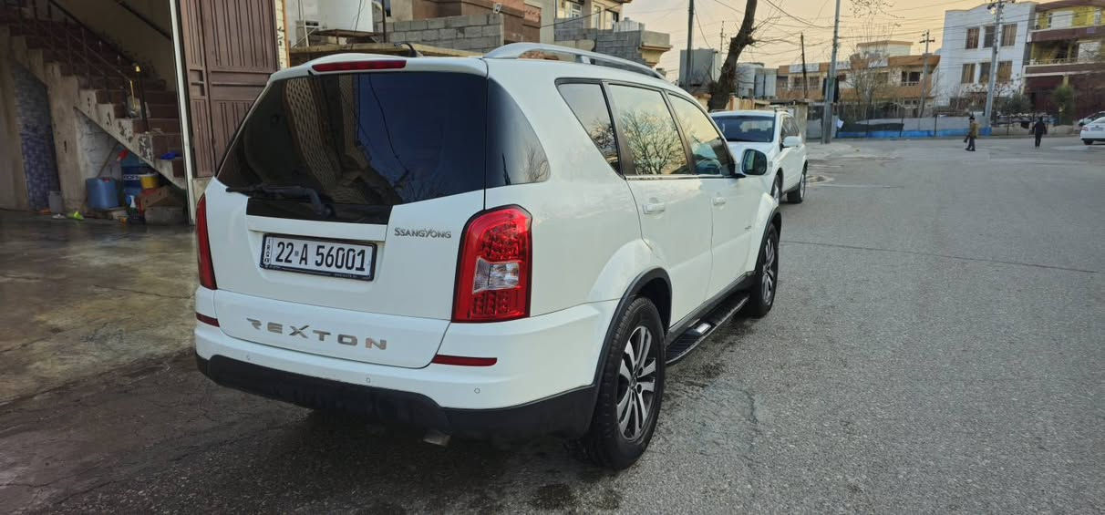 سانگوێنگ ڕیکستۆن 2015 فول مواسە فات گێڕومەکینە مارسیدس نیودەرگای بۆیاخە سێ پەڵە ساردی هەیە غازی تورکی بۆدانراوە 118هەزار ڕۆشتوە سعر{105}***********
