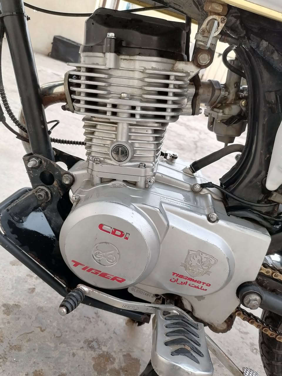 السلام عليكم ماطور للبيع 2020منة فيس موجود ما مفتوح الموصل الجانب الأيمن السعر 500بي ماجال شي قليل الشراي يتواصل رقم ***********
