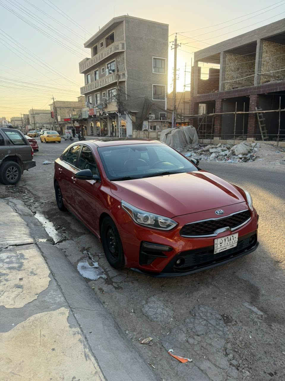 السلام عليكم
كيا فورتي 

2020 

رقم بغداد بأسمي 

شرط التحويل 

المواصفات : جيتي لاين

1️⃣رادار امامي 

2️⃣قيادة شبه ذاتيه 

3️⃣تحديد مسار 

4️⃣تنبيه الخروج عن المسار 

6️⃣كامرة خلفية 

7️⃣محرك 2000 دوش 

8️⃣تحكمات ستيرن كاملة  

9️⃣كير AT وليس CVT 

🔟مودات قيادة 

Smart

Normal 

Sport 

ملاحظة : 

السيارة عليها ادامة كاملة بالشركة من زيوت وفلاتر 

باتري جديد 

الضرر : 

صبغ باب البصف السايق ولورا

فقط وصور الحادث مرفقة حادثهه سطحي 

رقم الهاتف : ***********

السعر : 

140 بيها مجال بسيط

                             مكلف بالنشر
