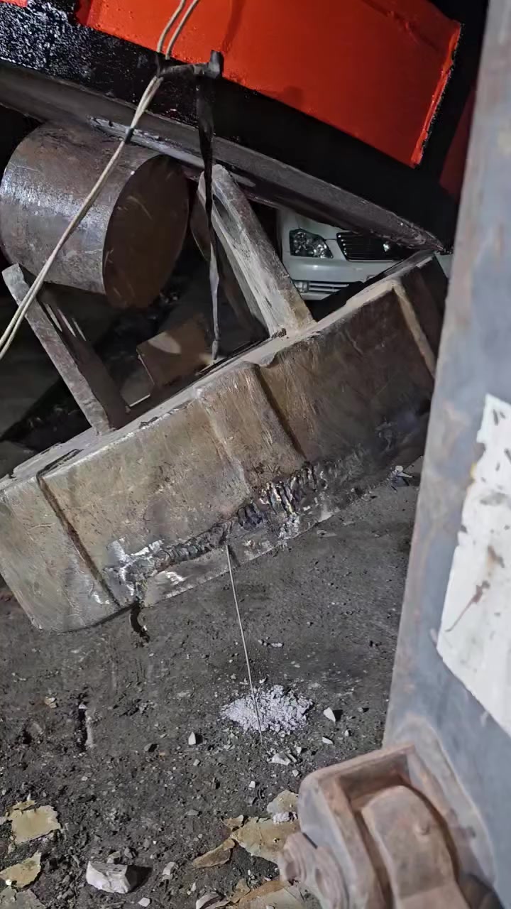 مغناطيس ١متر للبيع ***********
