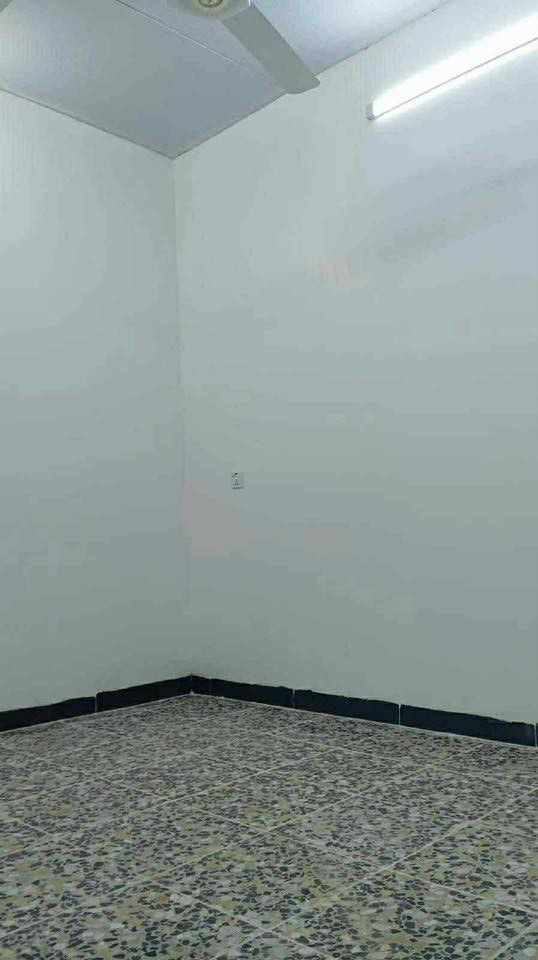 بيت تجاوز للايجار القاهرة خلف الجوازات المساحة ٥٠ متر مال عائلة صغيرة بناء جديد سكف سندويج ايجارة ٢٥٠ قفل 
***********
