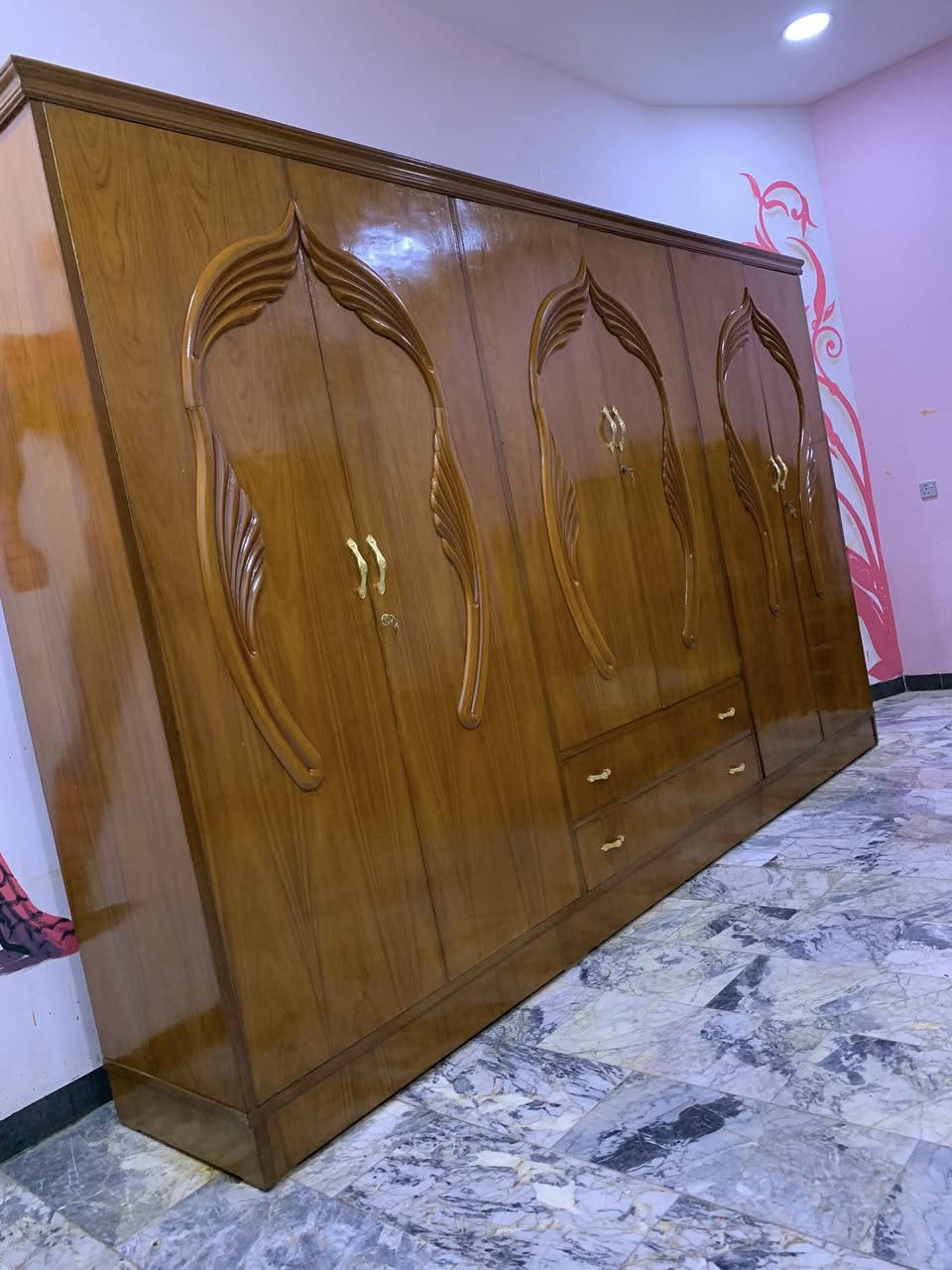 السلام عليكم ورحمة وبركاته من رخصت مدير محترم  الغرف عدد اثنين للبيع  صاج تفصال درجه اولى الله شاهد عل ايدي فصلتهن الغرف خشب 5 ملم ثكيلات جدا تكمه داخل وخارج صاج الضهر جرجوبه نضافتهن 100‎%‎ اي ضرار ماكو تخت جربايه صاج بلوك ثكيل السعر الغرفه سته ملحق 900 وتحتوي عل قاصه سريه ،،،،،،السعر الغرفه سته بيبان ملحقه داخلي يعني الارتفاع كنتور عالي مو ناصي السعر 800 ويضا تحتوي عل قاصه سريه رقم هاتف *********** بغداد مكلفه بالنشر اتصلو عل رقم فقط السبب البيع الانتقال الى امكان اخر بلا زحمه عليكم صعدو منشور بكلمه يالله
