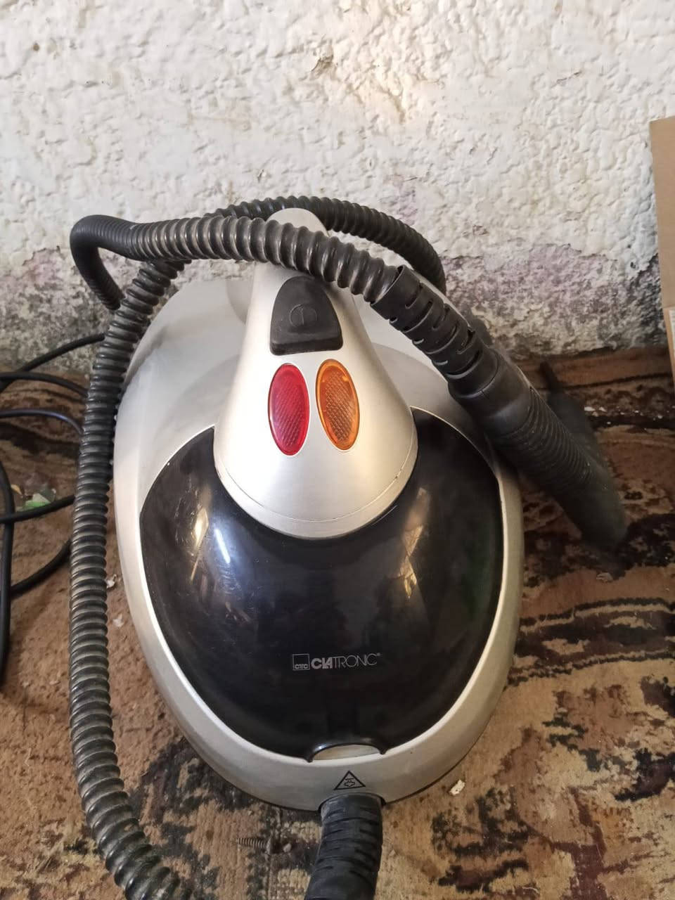 جهاز تنظيف بخاري لتنظيف السيراميك وتخم والسيارات بخار حار هيتر بكارتون جميع ملحقاته وياه للبيع شغال مابي اي نقص.


**إذا كنت صاحب هذا الإعلان وتريد حذفه لأي سبب، رجاءا أرسل رسالة إلى الدعم الفني**