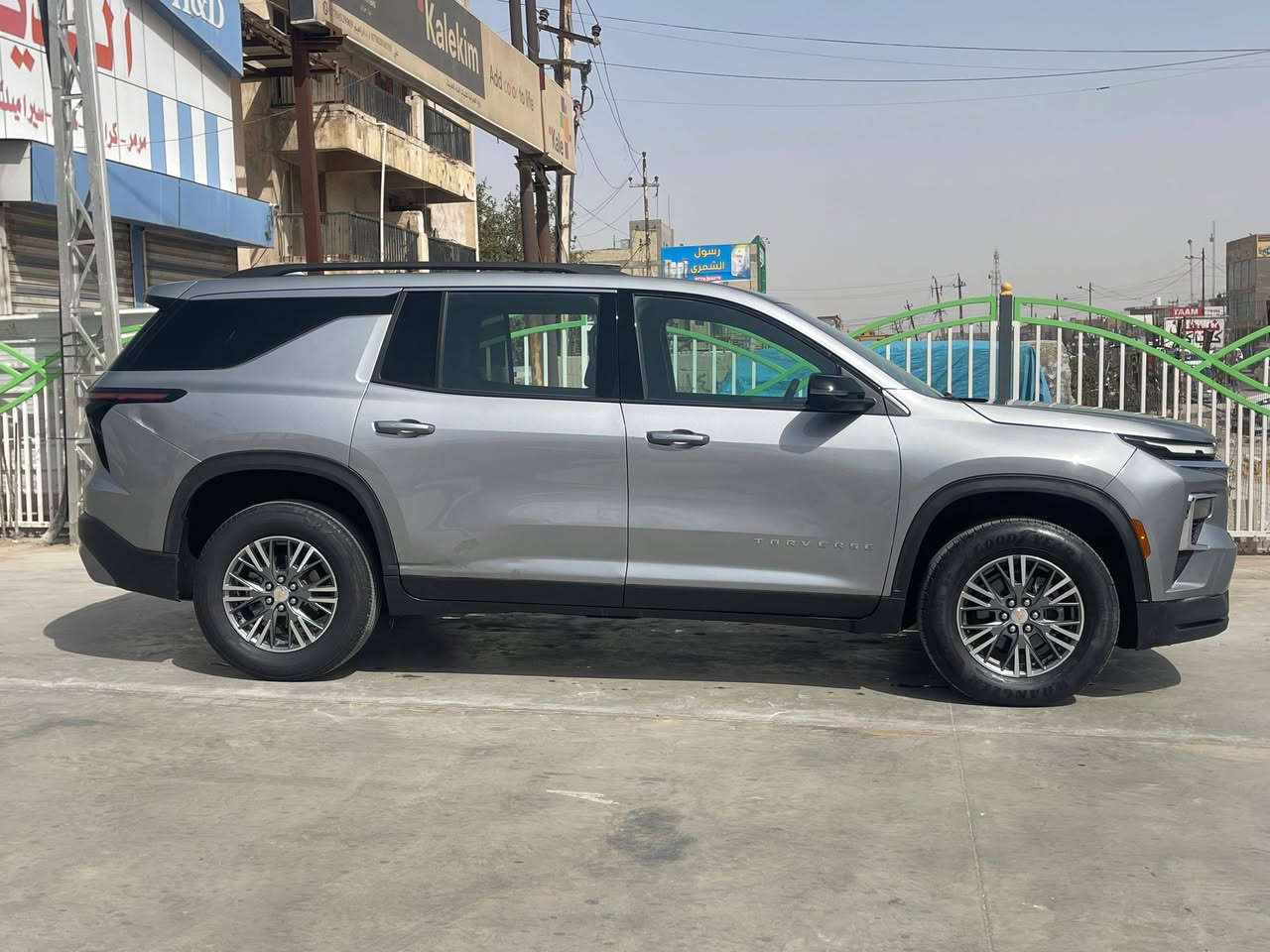 سلام عليكم
ترفس 24دخول جديد محرك 2500تيربو
رقم شهداء بغداد بس ولد شاب وكالة مباشر
ماشيه38 بيه قطعتين تبديل جاملغ وباب الراكب
بدون وشاصي بدون راديرات كله ع وضعه شركه
فئة LT كمرات360 رادارات محيطه صندوك كهرباء 
تشغيل عن ءبعد 7راكب عائليه شحن لاسلكي 
مكاني بغداد 315ورقه
***********
