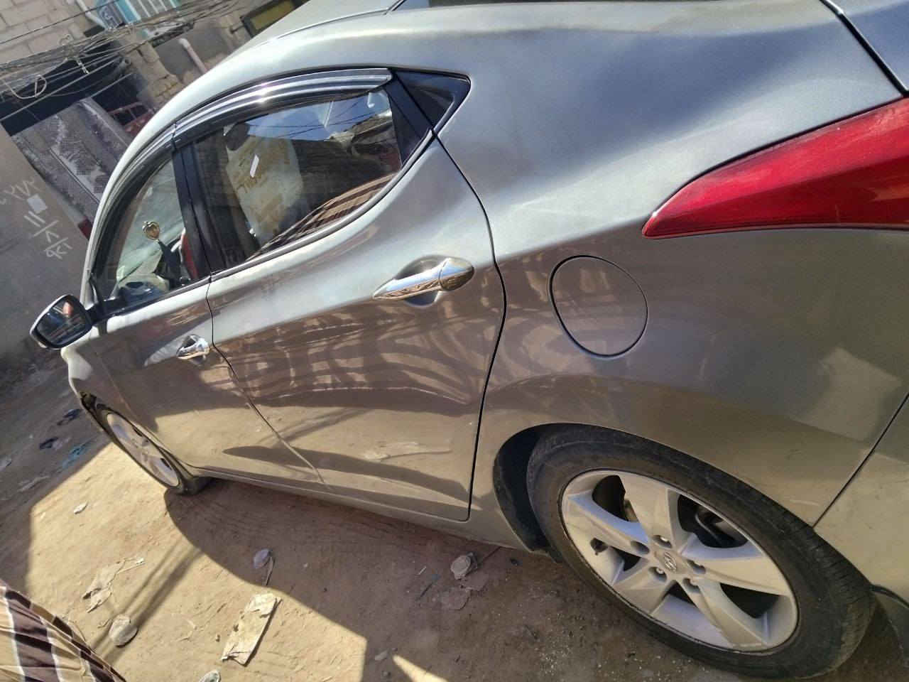 السلام عليكم
من رخصة الادمن عندي التنرا موديل ٢٠١٣ خليجي محرك ٢٠٠ بيها ضربة شبر بالباب فقط للبيع اشارة بالمري سيارة حلوة ونظيفة وجاهزة مال جناي للتواصيل 
***********
