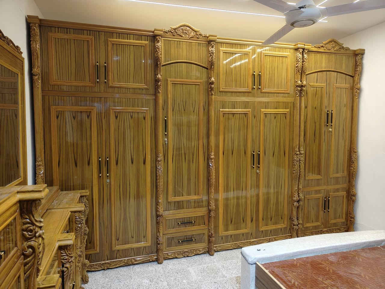 شركه الشاهين للاث الراقي غرف نوم اجهز كهربائيّ موبيلات حسب الطلب يتوفر بيع نقد وقسط مريح18على
 ماستر رافدين توصيل لجميع المحافظات العراق،+شده ونقل تصلك لل باب عنون الصناعه القديمه مقابل ميزان النور 
+9647780976499
***********
صبغ حسب اختيار الزبون+ الدوشمه
