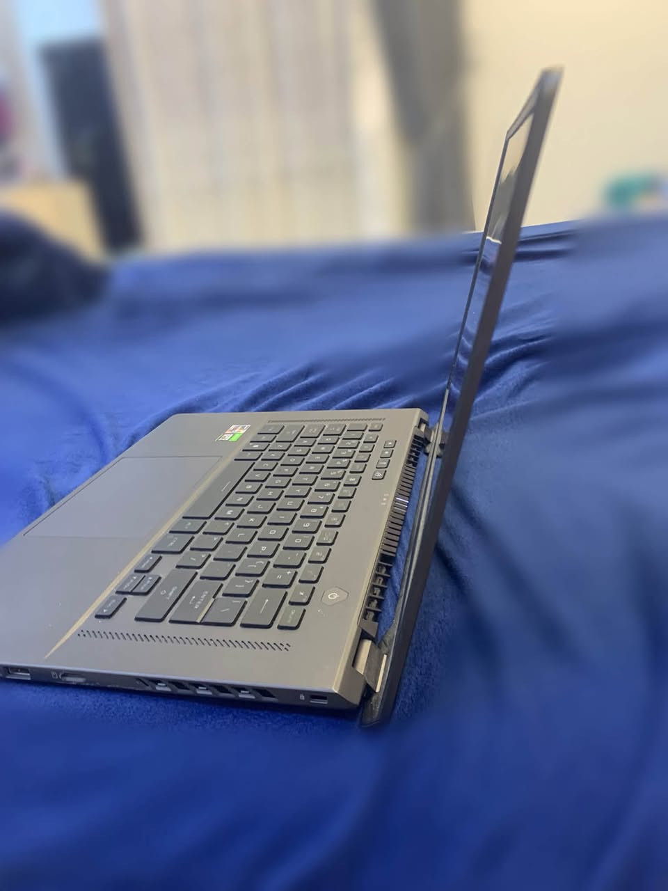 السلام عليكم لابتوب للبيع نوع ASUS حديث استخدام كلش قليل وهاي مواصفاته ونظافته كدامكم
سعر 14 ورقه وبي مجال
للتواصل ***********
