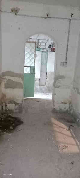 بيت للايجار مكانه السهلة شارع البو حازم 
سعر الايجار 100 الف 
للعلم البيت متروك صار 5 سنوات 
واتساب أو اتصال *********** النجف
