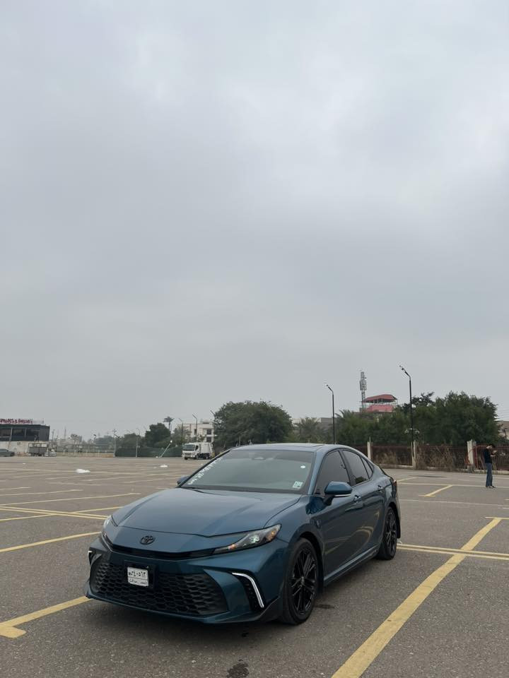 🚗 تويوتا كامري 2025 – SE Black / شكل رياضي
🔥 سيارة مواصفات راقية والسعر تنافسي جداً!

المواصفات:
 • نسخة SE Black الرياضية
 • لون خارجي مميز وشكل هجومي
 • داخلية نظيفة جداً
 • شاشة كبيرة
 • فتحة سقف
 • جنوط سوداء رياضية
 • LED بالكامل
 • بصمة تشغيل + دخول ذكي
 • رادار / كروز ذكي / سيستم أمان Toyota Safety

الحادث:
السيارة صار بيها فقط:
 • صبغ حافة البنيد
 • الجاملغ الأمامي
الجاملغ الخلفي رجع بارد بدون اي صبغ 

السعر: 💰 24.500:

📞 للاستفسار:
***********
او زيارة موقع شركة الناجح العالميه بغداد حي الجامعه نفق الشرطه مقابيل مختبر الرازي
