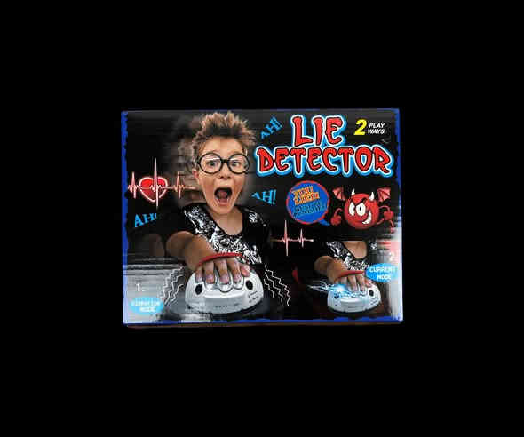 لعبة جهاز كشف الكذب – المتعة والإثارة في كل سؤال!
السعر: 18 الف 
توصيل لجميع المحافظات 
رقم لتواصل: ***********
الاستخدامات:

لعبة جماعية ممتعة للتحدي بين الأصدقاء والعائلة.

مثالية لحفلات السهرات والتجمعات لإضافة أجواء من المرح والضحك.

مناسبة للألعاب التفاعلية مع الأطفال والكبار (فوق 12 سنة).

تساعد على كسر الروتين وخلق أجواء مليئة بالمفاجآت.

المميزات:

تصميم عصري مع أضواء LED ومؤشرات لقياس مستوى "الكذب".

وضعين للعب:

1. الوضع الكهربائي (Current Mode): يعطي صدمة كهربائية خفيفة عند الكذب.
2. وضع الاهتزاز (Vibration Mode): يهتز بقوة عند اكتشاف الكذب.

صوت وموسيقى لإضافة جو من الترقب والتشويق.

مزود بأشرطة تثبيت لضمان ثبات اليد أثناء اللعبة.

يعمل ببطاريات 3 × AA (غير مرفقة).

محتويات الصندوق:

جهاز كشف الكذب.

دليل استخدام يوضح خطوات التشغيل.

غلاف مقاس: 23 × 18 × 10 سم.

ملاحظات:

اللعبة للتسلية فقط وليست جهازًا علميًا دقيقًا.

غير مناسب للأطفال تحت 3 سنوات لاحتوائه على أجزاء صغيرة.

غير مناسب للأشخاص الذين يعانون من أمراض القلب أو ارتفاع ضغط الدم.

يجب استخدامه بحذر، والتقيد بالتعليمات المرفقة.

