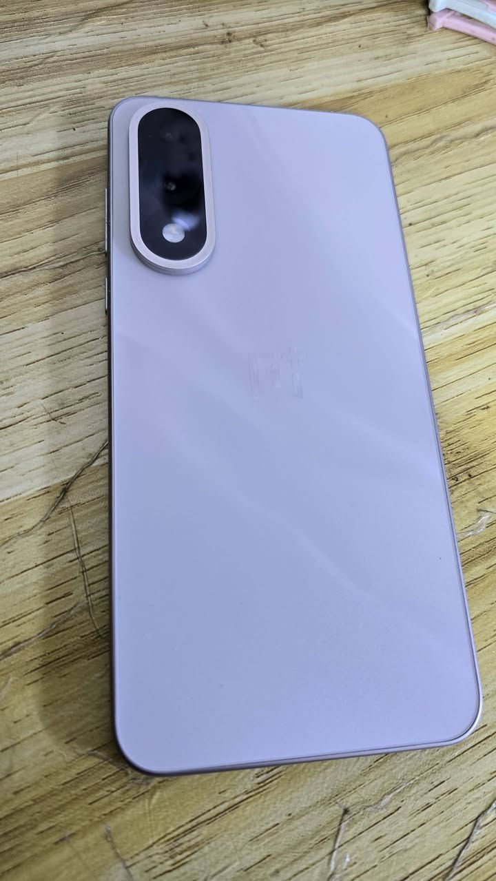 للبيع Oneplus Nord 5 12gb/256gb
لون ابيض جهاز نظيف ١٠٠% للبيع مع سماعة Oneplus buds pro 3
مع كافة الملحقات من كارتون و شاحن 
ويا لواسق شاشه و كفرات
السعر ٥٥٠ الف
المكان البصره

***********

.
