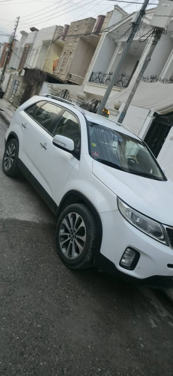 سورنتو2015 خليجي ابيض ثلجي مكينة 4 سلندر 2400 دوش شرط لا صرف ولا نفخ السيارة فول مواصفات عدا البنوراما كشنات كهرب تشغيل بصمة مع بصمة ابواب داخل صاج ترحيب دوسات مع إنارة ابواب تحكم استير كروز سرعة نظام يكو مود درايف شاشة مع كاميرا مع حساسات خلفية وامامي مرايات شفط مع إشارة بالمراية بردات خلفية لايت لد مع منظومة زنون بك لايت لد سبعة راكب تبريد مركزي بيانو ويل كب كروم السيارة جديدة ومكفولة كفالة عامة من الصبغ والتبديل طخم امامي خلفي جديد   السيارة رقم اربيل بسمي ***********واتس بي عنوان اربيل
