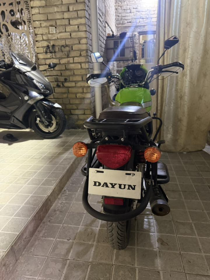 سلام وعليكم دايوان. 2024 دراجة جديدة.  اوراق. مكاني واسط العزيزية.  ما متواجد فيس  اتصال ***********
