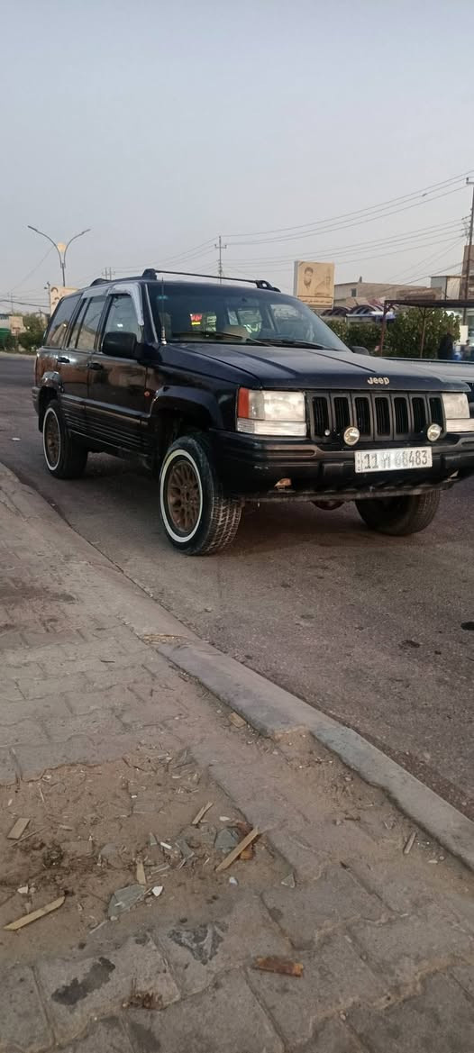 سلام عليكم جيب للبيع موديل 1994
مكينة 2500
رقم بغداد دولي
بأسمي 
السعر 42 
الهاتف
‏‪***********‬‏
