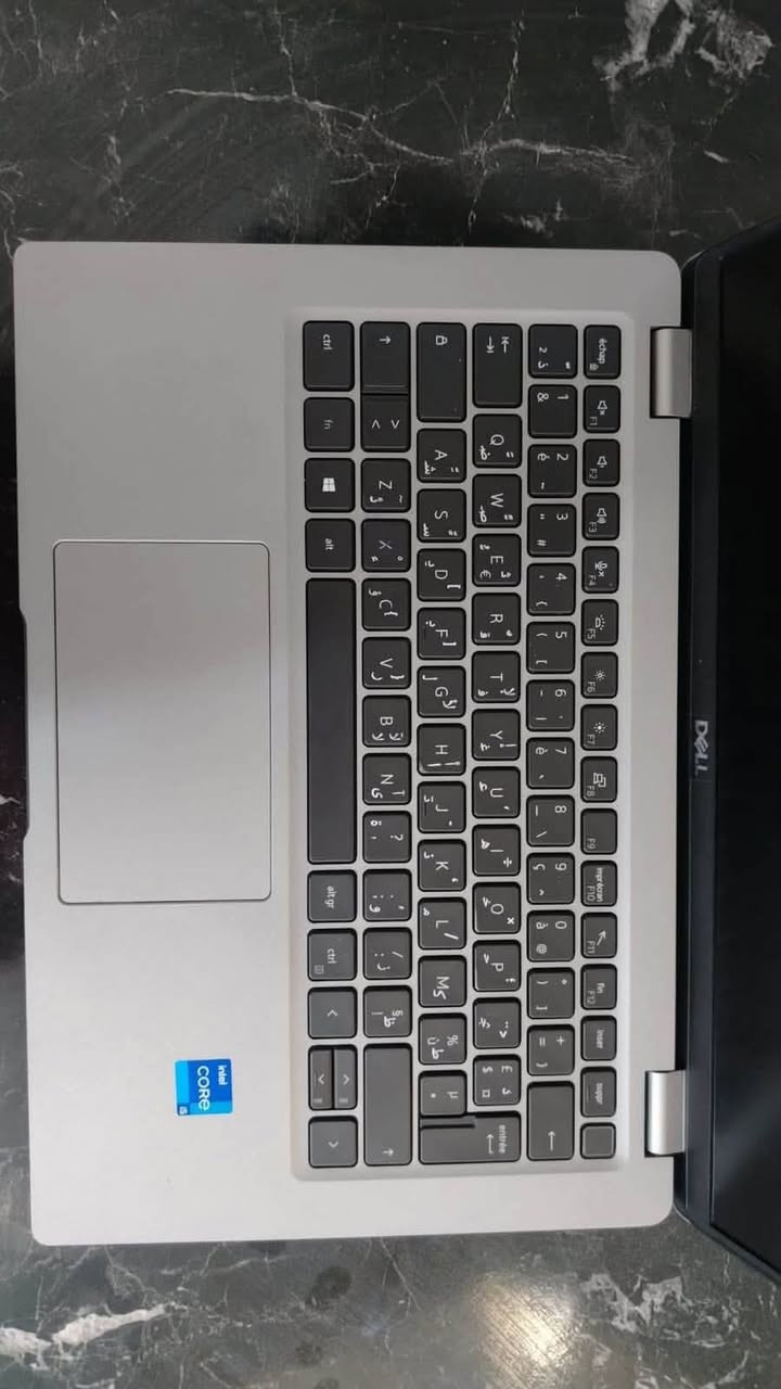 Dell Latitude 5420
🔹 المعالج: Intel Core i5 – الجيل الحادي عشر (11th Gen)

🔹 الرام: 8GB DDR4 3600MHz

🔹 التخزين: NVMe 256GB

🔹 الشاشة: 14 إنش FHD IPS، بتقنية Anti-Glare (ما تعكس الضوء، وضوح ممتاز حتى بمكان فيه إنارة قوية أو الشمس)

🔹 كارت الشاشة: Intel Iris Xe

🔹 لوحة مفاتيح Backlit (إضاءة خلفية)

🔹 منفذين Thunderbolt 4 و يدعم جميع المنافذ USB

🔹 واي فاي Wi-Fi 6 + بلوتوث 5.1

🔹 النظام: Windows 11 Pro أصلي

🔹 معتمد بمواصفة MIL-STD-810H (اختبارات سقوط، اهتزاز، حرارة قصوى) — جسم الجهاز مصمم يتحمل الاستخدام اليومي القاسي وسفرات الشغل

🔹 هيكل مقوّى بالألمنيوم وألياف الكاربون

🔹 حساس بصمة (Fingerprint Reader) مدمج بزر التشغيل

🔹 شريحة TPM 2.0 لحماية البيانات

🔹 غطاء خصوصية للكاميرا (Camera Privacy Shutter)

🔹 تقنية ExpressCharge تشحن البطارية لـ80% خلال 30 دقيقة فقط

🔹 عمر استخدام يوصل لـ8-10 ساعات بالاستخدام الطبيعي

الملحقات:

✔️ الشاحن الأصلي 65W

✔️ حقيبة هدية

💰 السعر: 400 ألف دينار *والتوصيل مجانا*

📍 استخدام خفيف جداً، بدون أي خدوش أو كسور، هيكل ولوحة مفاتيح وشاشة بحالة ممتازة تشبه الجديد تماماً.
التواصل واتساب *********** ..
