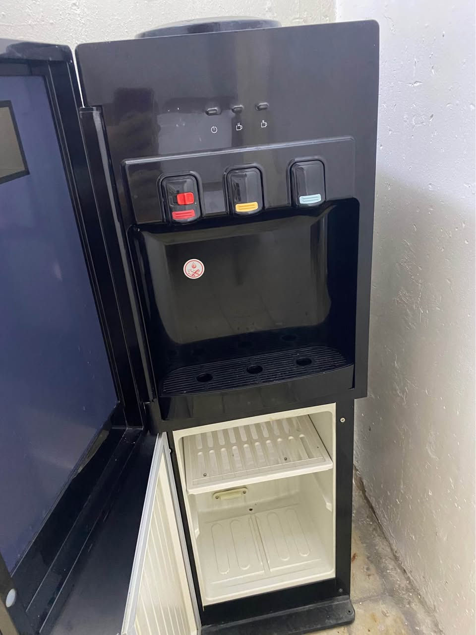 براد نوعية الحافظ جديد نضيف نضافه 100/100 ممستخدم قليل درجه اولى باب اول السعر 150 مكاني بغداد الغدير ساحة ميسلون قرب ابو رحمن Colombo, Sri Lanka


**إذا كنت صاحب هذا الإعلان وتريد حذفه لأي سبب، رجاءا أرسل رسالة إلى الدعم الفني**