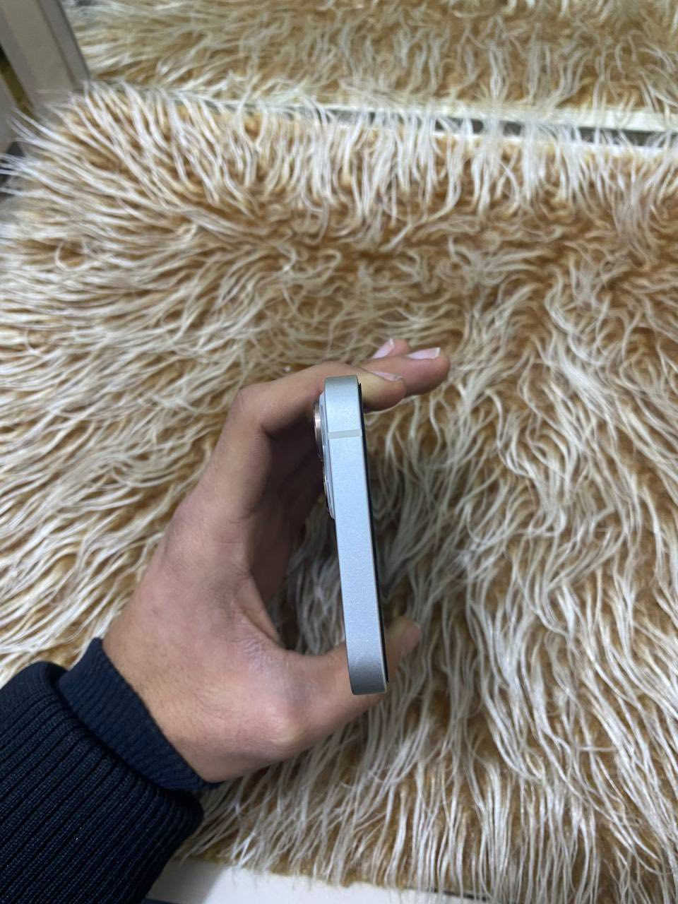 سلام عليكم
ايفون 13 عادي ذاكره 128بطاريه 90
جهاز ممبدل بي شي مكفول من زلغ 
السعر 450
رقم ***********فقط واتساب
