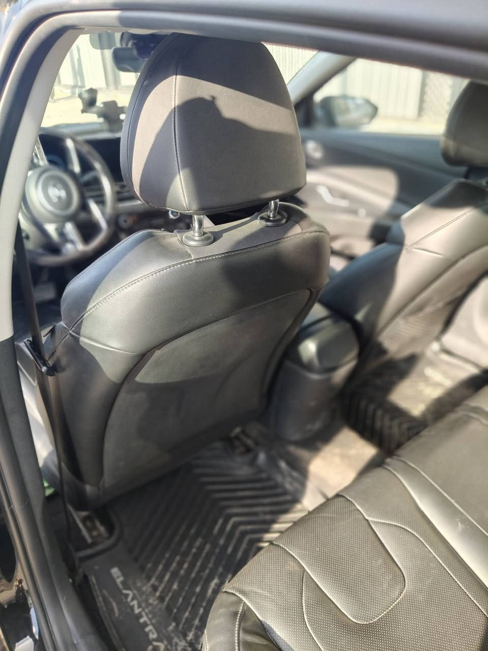 السلام وعليكم النترا 2023وارد امريكي لبل واحد رقم بغداد بيهه قطعه وحده صبغ فقط السونار موجود ماشيه 33 الف مواصفات فول فتحه تحكم ستيرن تدفئه كشنات تبريد ثلج ويل كب 17 اماباقي المواصفات معروفه السعر165 وبيهه مجال بصيط مكان السياره بغداد للاتصال ***********
