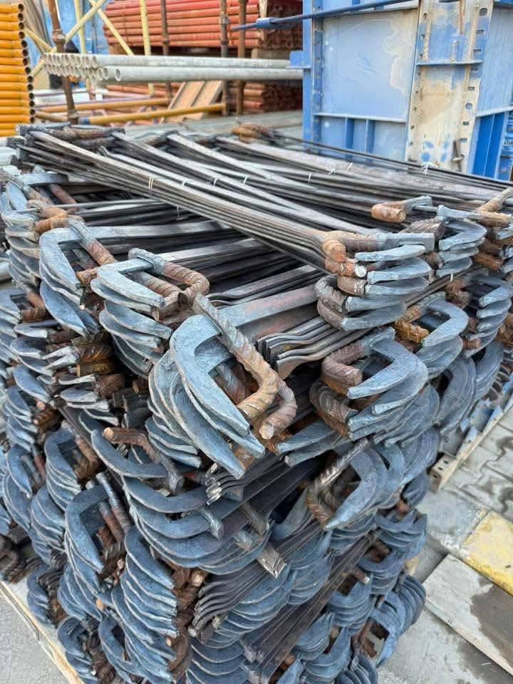 يالله يعلن مكتب عبد لبيع وتأجير الفخات العاديه والسكله تركيه والدنك جميع القياسات🏗️🏢***********🫡
