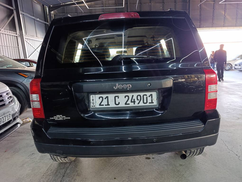 فرۆشتنی خێرا 
جێب پاتریۆت jeeb patriot 
2016
مەکینە گەورە 2.4 ی مەرغوب
ڕەشی قەتران ،
سەیارەیەکی بەرز و خۆش و بێ مەسرەف، 
ماشاء الله ئەو هەیکەلە بەرز و جوانە بەپارەی قەمەرەیەکە،
گێڕ و مەکینە بەشەرت وە نەکراوەتەوە،
هەر چوار جامی کارەبایی ،
کامێرای بۆ بەستراوە ،
دژە خلیسکە،
کوشن کارەبایی ،
ئاوێنە هیتەر،
گێڕ عادی و ئۆتۆماتیك،
بۆنیت و چەمەلاغی بۆیاغە بێ ناوگرتن، لەگەڵ دەرگایەکی دوای سایەقیش ساردییە،
تازە ڕۆنم لێ گۆڕیوە،
بەرگە کوشنی تێگراوە،
ڕەقەم و سەنەویی تازەیە تا 2029 ،
تەنها هەززەی بەسەرچووە،
93 هەزار ڕۆیشتووە ،
نرخی 112 وەرەقە و مەجالێکی کەم، گۆڕینەوە ناکەم تەنها فرۆشتن، سەیارەکە ماڵی دۆستە،
هەر کەس موشتەرییە لەخزمەتدام با پەیوەندی بەو ژمارەیەوە بکات، واتس ئەپ و ڤایبەریشی لەسەرە.

***********
سەنگەسەر بشدار, السليمانية
